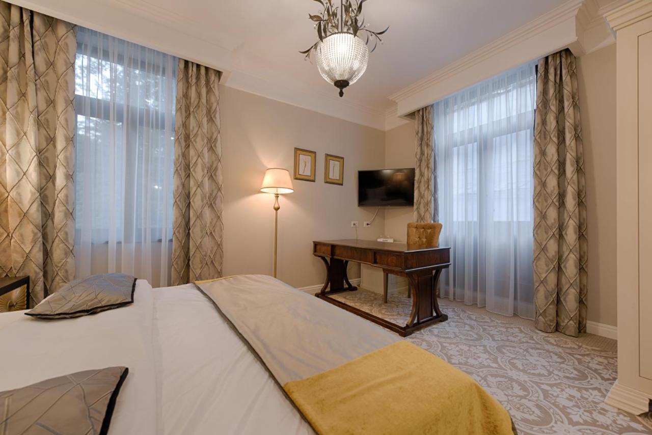 Hotel Versay Băile Herculane المظهر الخارجي الصورة